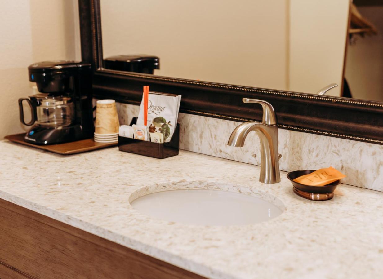 Pacific Inn Motel フォークス エクステリア 写真